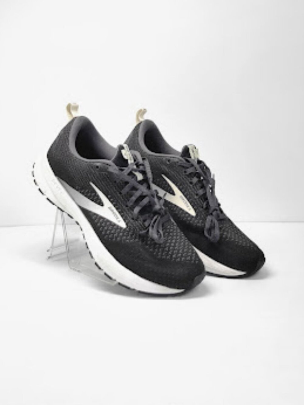 BROOKS Revel 4 Women’s Running Shoes black Size 8.5 Athletic Sneakers EUC